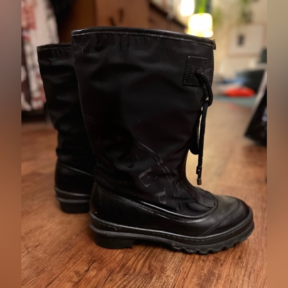 Burberry Winter Boots Sz 6 ✨Like New Condition✨ - Picture 7 of 9